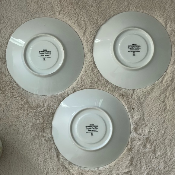 Vintage Ekco International 3 Footed Tea Cups & Saucers SPRING BOUQUET Fine China - Picture 6 of 9